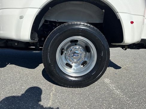 Used 2024 Ford F350 Limited w/ FX4 Off-Road Package image 36