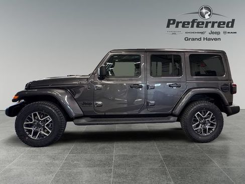 New 2026 Jeep Wrangler Unlimited Sahara AWD/4WD image 11