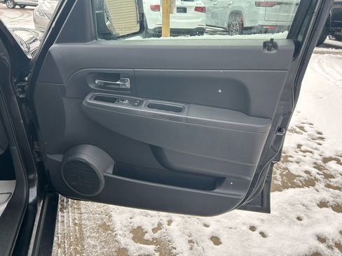 Used 2012 Jeep Liberty Sport w/ Popular Equipment Group image 11