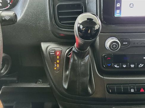Used 2025 RAM ProMaster 2500 w/ Convenience Group FWD image 15
