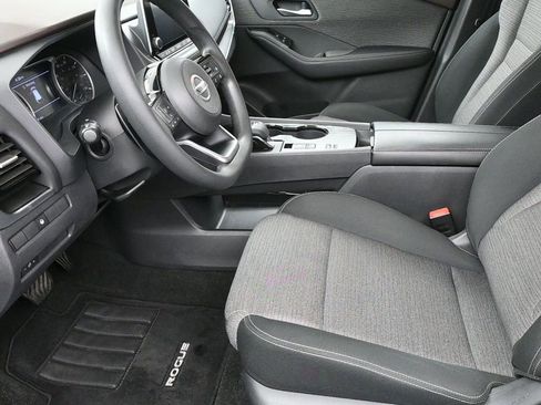 Used 2021 Nissan Rogue SV image 13