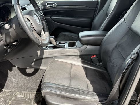 Used 2019 Jeep Grand Cherokee Altitude image 12