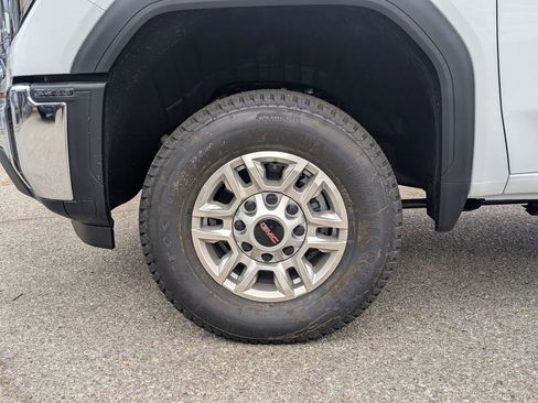 New 2026 GMC Sierra 2500 Pro w/ Convenience Package image 17