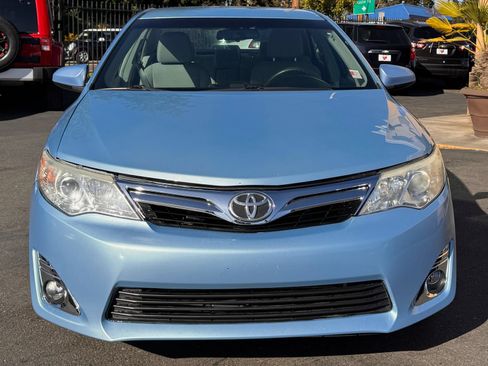 Used 2013 Toyota Camry LE FWD image 2