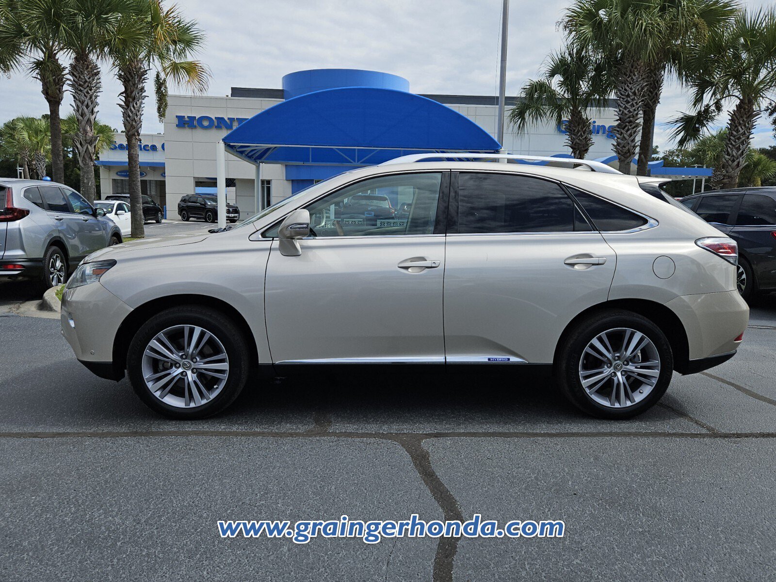 Used 2015 Lexus RX 450h AWD image 2