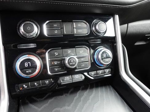 Used 2023 GMC Yukon XL Denali image 20