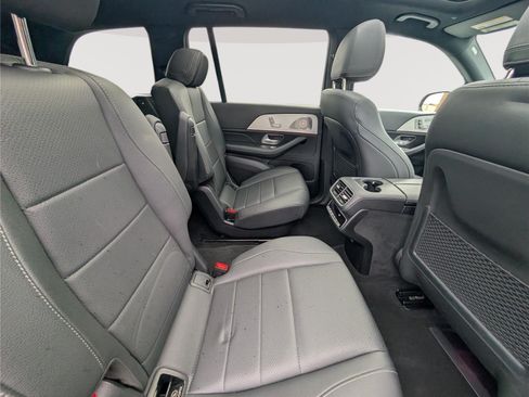 Used 2025 Mercedes-Benz GLS 450 4MATIC image 12