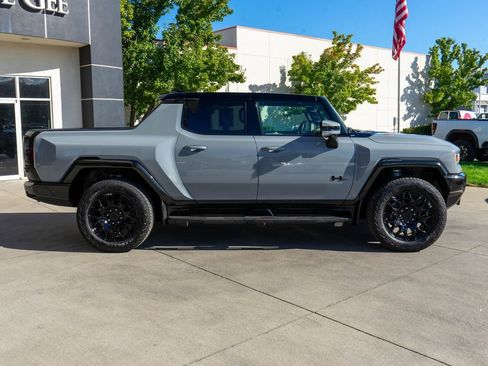 New 2025 GMC Hummer EV 3X w/ LPO, Dark Essentials Package image 8