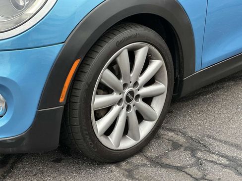 Used 2015 MINI Cooper 4-Door Hardtop image 9