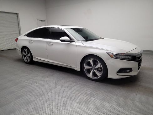 Used 2020 Honda Accord Touring image 11