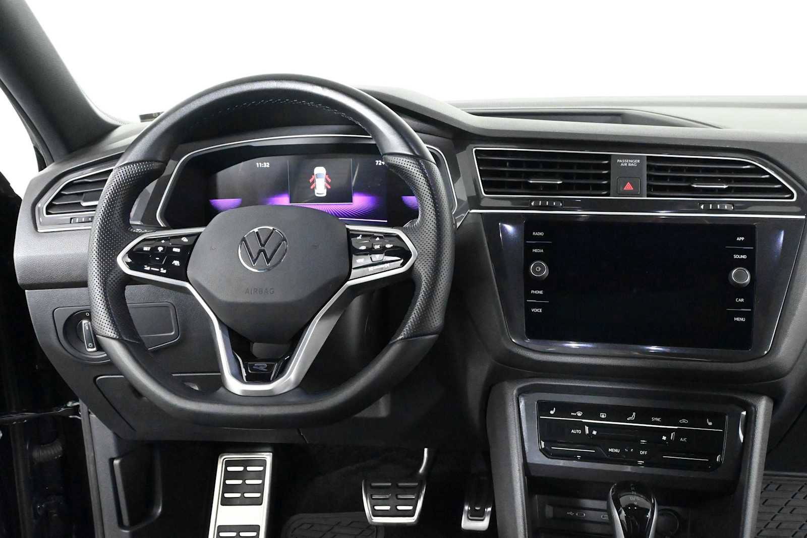 Certified 2023 Volkswagen Tiguan SE R-Line FWD image 3