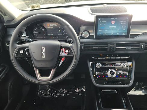 Used 2022 Lincoln Corsair Standard w/ Equipment Group 101A image 13