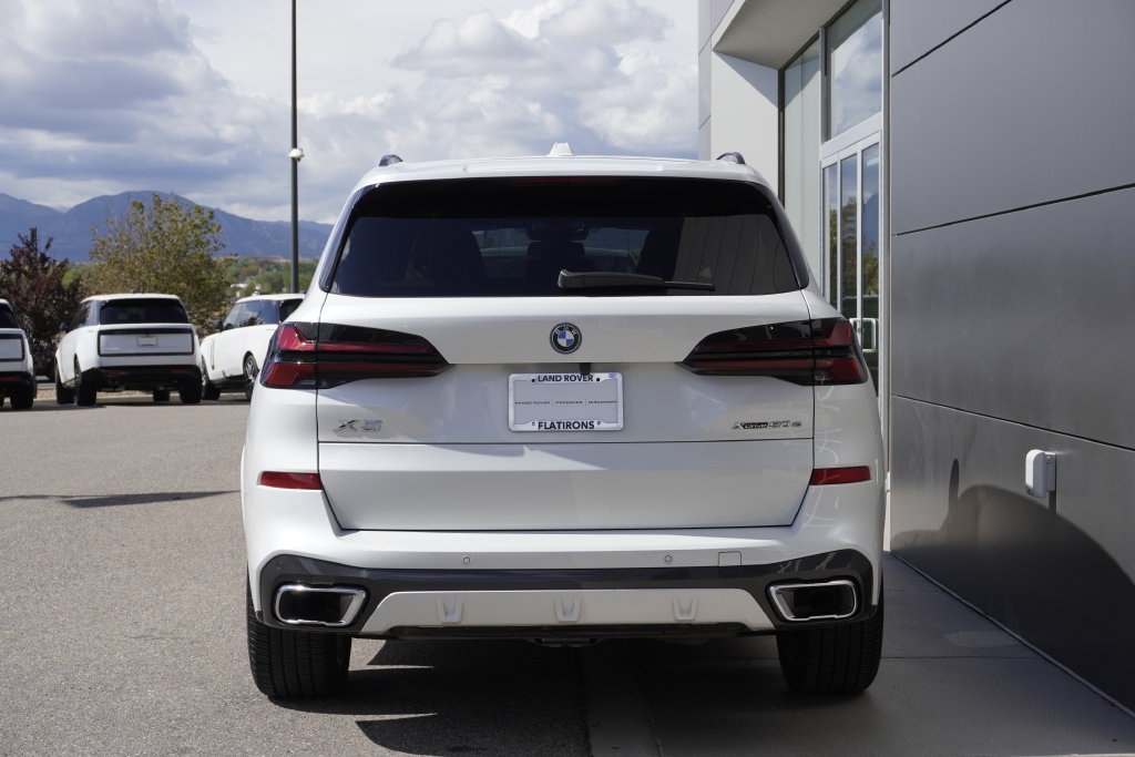 Used 2024 BMW X5 xDrive50e w/ M Sport Package AWD/4WD image 6