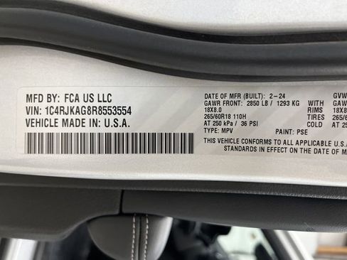 Used 2024 Jeep Grand Cherokee L Laredo image 39