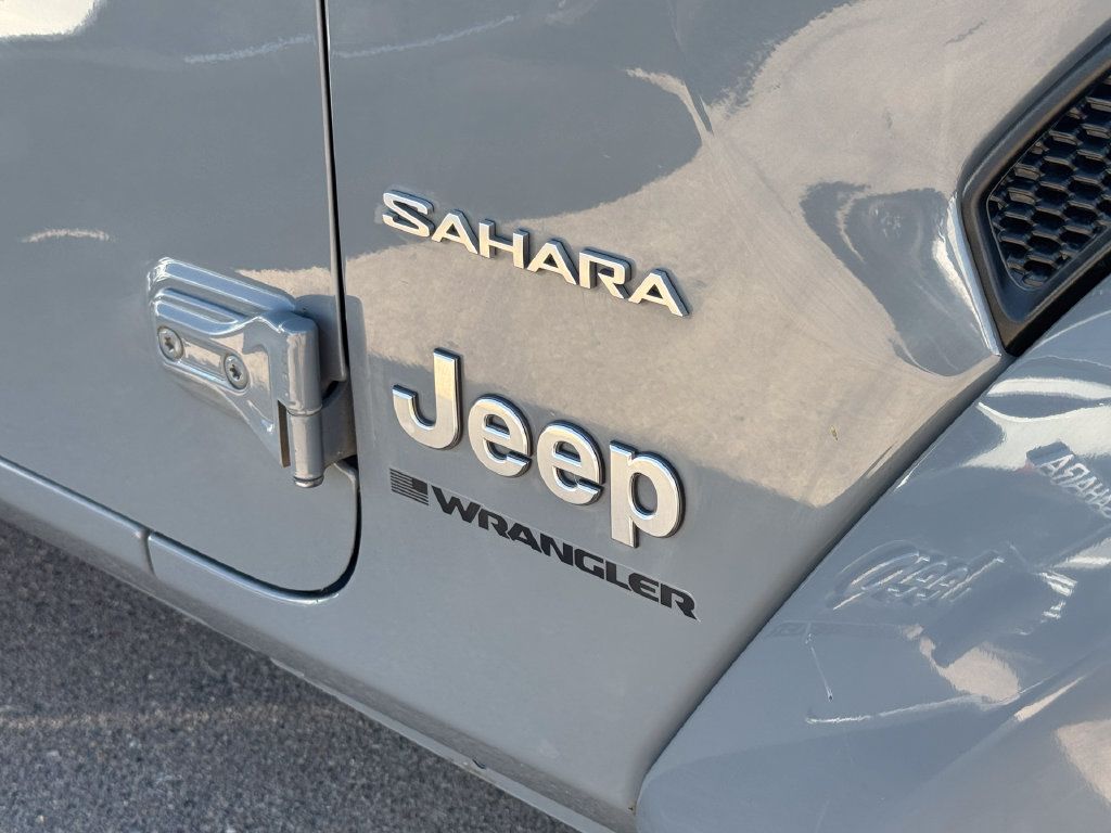 Used 2023 Jeep Wrangler Unlimited Sahara w/ Cold Weather Group AWD/4WD image 17