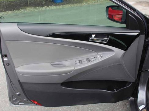 Used 2011 Hyundai Sonata Limited w/ Navigation Pkg 5 FWD image 12