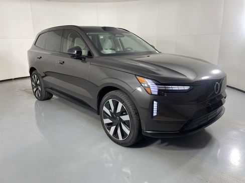 New 2025 Volvo EX90 Ultra image 2