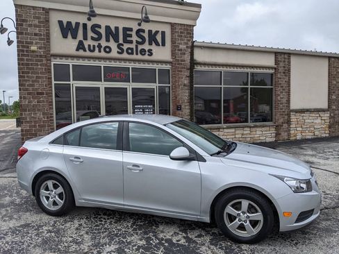 Used 2014 Chevrolet Cruze LT FWD image 2