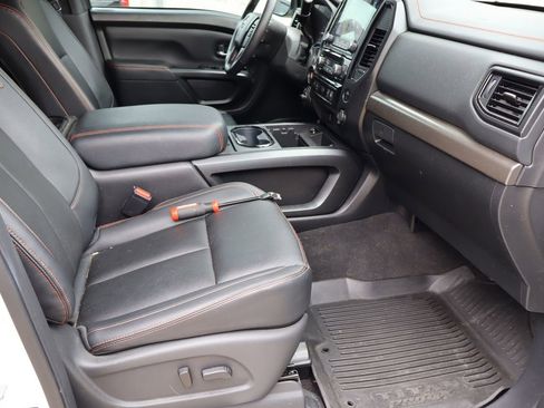 Used 2024 Nissan Titan PRO-4X w/ Pro-4x Convenience Package image 17