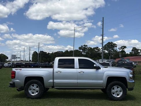 Used 2018 Chevrolet Silverado 1500 LT w/ All Star Edition AWD/4WD image 4