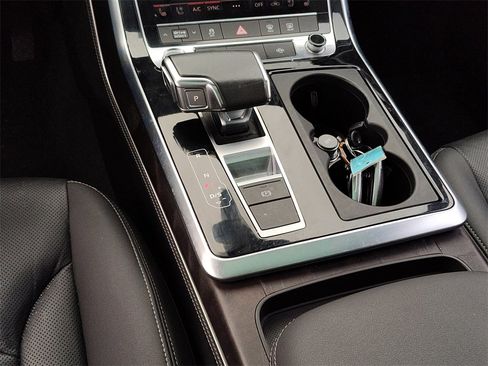 Used 2023 Audi Q8 Premium Plus w/ Premium Plus Package image 31