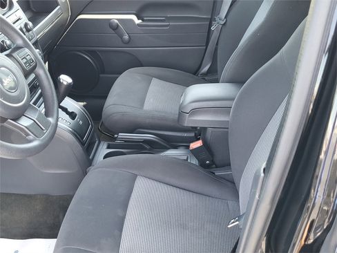 Used 2016 Jeep Patriot Sport image 9