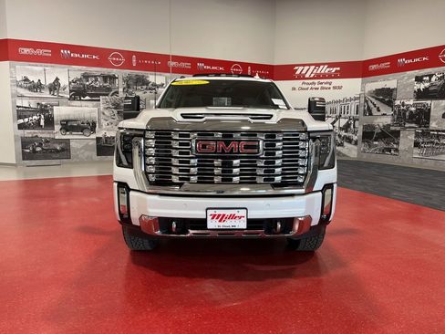 Used 2024 GMC Sierra 3500 Denali w/ Denali Reserve Package image 8