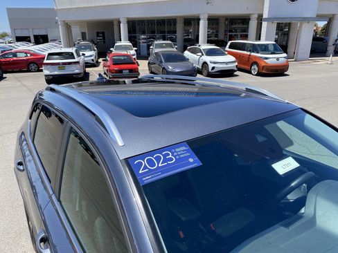 Certified 2023 Volkswagen Taos SE w/ Panoramic Sunroof Package AWD/4WD image 10