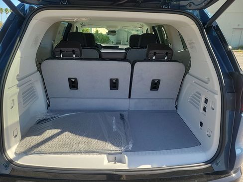 New 2026 GMC Acadia Denali w/ Super Cruise Package image 7