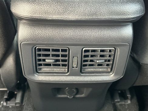 Used 2021 Toyota RAV4 LE image 14