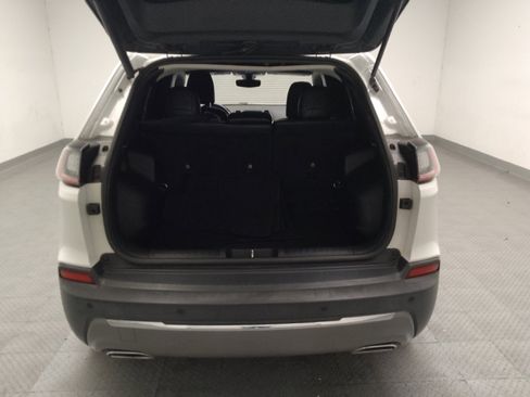 Used 2019 Jeep Cherokee Limited FWD image 29
