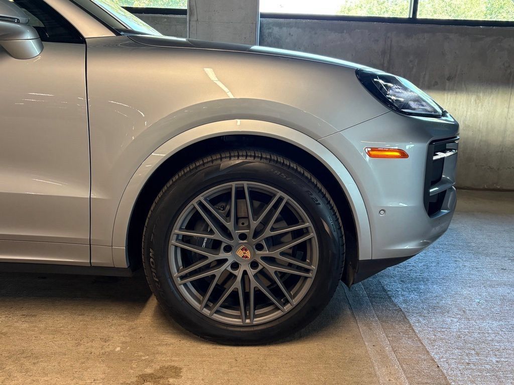Used 2026 Porsche Cayenne Coupe AWD/4WD image 11