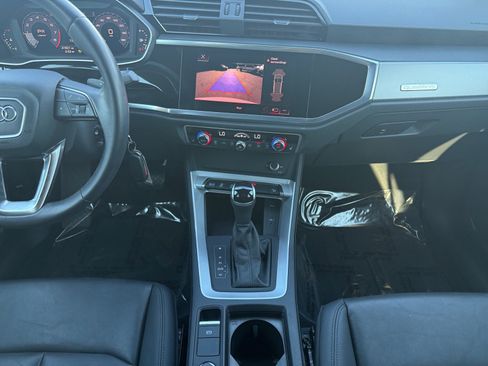 Used 2022 Audi Q3 2.0T Premium image 11