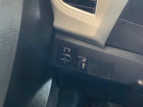 Used 2016 Toyota Corolla LE FWD image 6