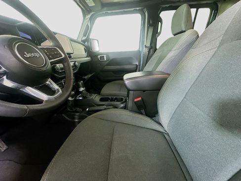 Used 2024 Jeep Wrangler Unlimited Sahara AWD/4WD image 13