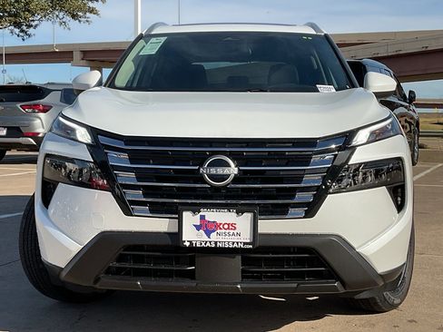 New 2025 Nissan Rogue SV w/ SV Premium Package image 3