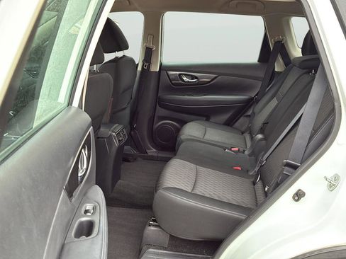 Used 2018 Nissan Rogue S FWD image 16