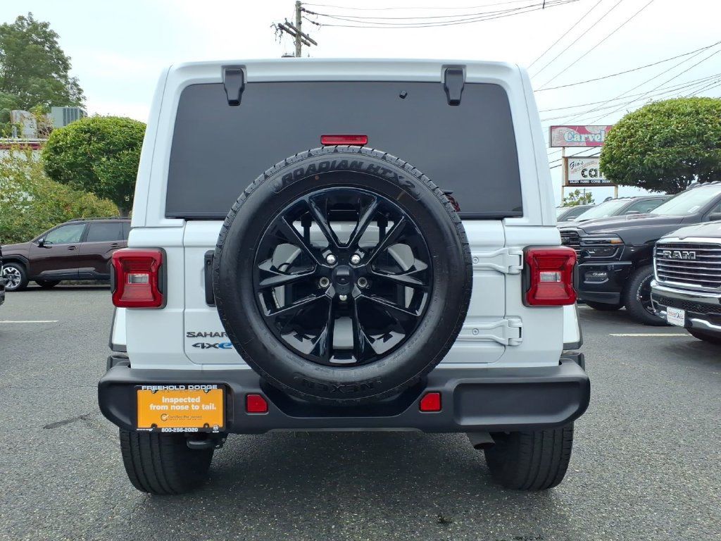 Certified 2025 Jeep Wrangler Unlimited Sahara AWD/4WD image 20