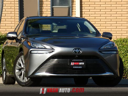 Used 2023 Toyota Mirai w/ Advanced Technology Package RWD image 3