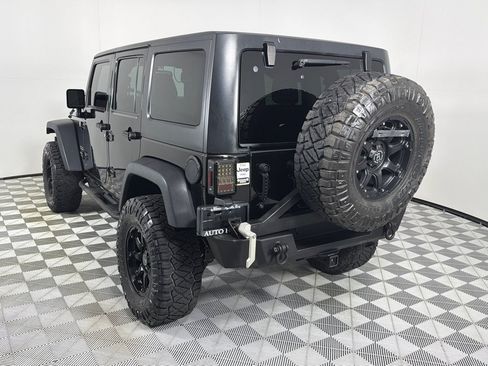 Used 2017 Jeep Wrangler Unlimited Sport w/ Quick Order Package 24S AWD/4WD image 7