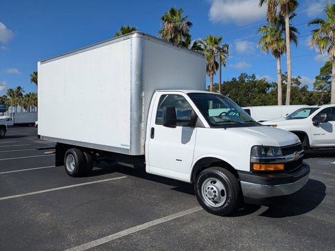 Used 2023 Chevrolet Express 3500 w/ Power Convenience Package image 2