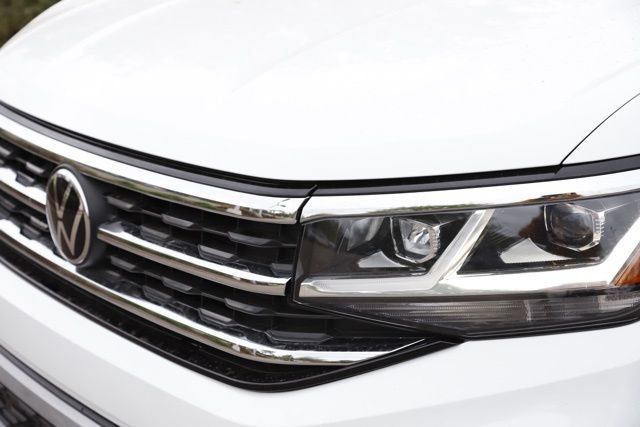 Used 2023 Volkswagen Atlas Cross Sport SE w/ Black Wheel Package AWD/4WD image 9