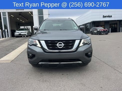 Used 2020 Nissan Pathfinder SV image 2
