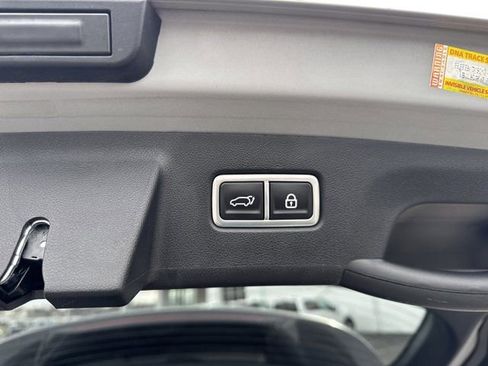 Used 2023 Kia Sorento SX image 14