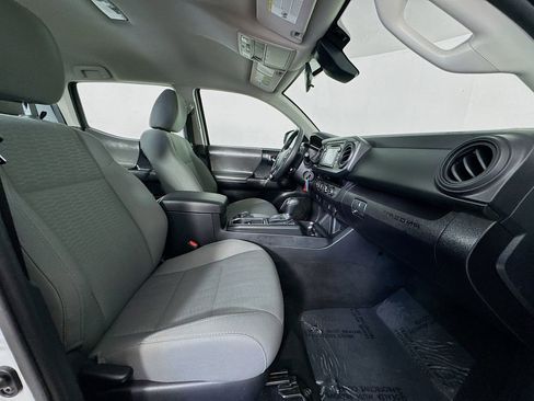 Used 2018 Toyota Tacoma SR image 26