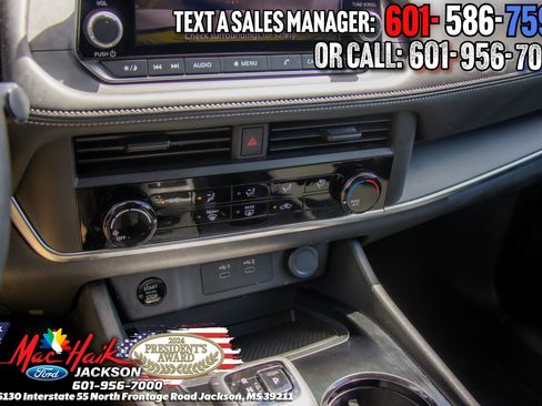 Used 2024 Nissan Rogue S AWD/4WD image 18