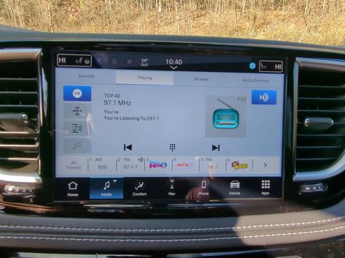 New 2026 Chrysler Pacifica Limited image 16