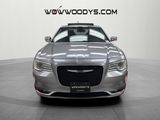 Used 2017 Chrysler 300 C image 3