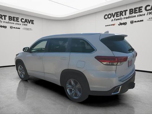 Used 2019 Toyota Highlander Limited image 7
