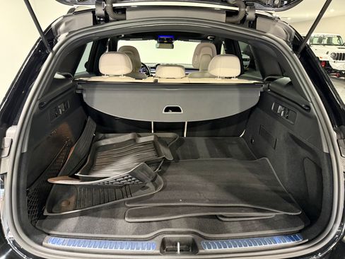 Used 2024 Mercedes-Benz GLC 300 4MATIC image 12